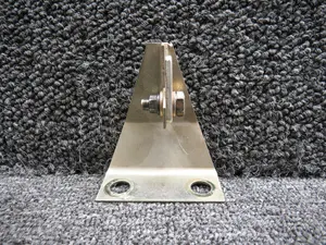 13879-002 Cirrus SR22 Propeller Governor Control Cable Bracket